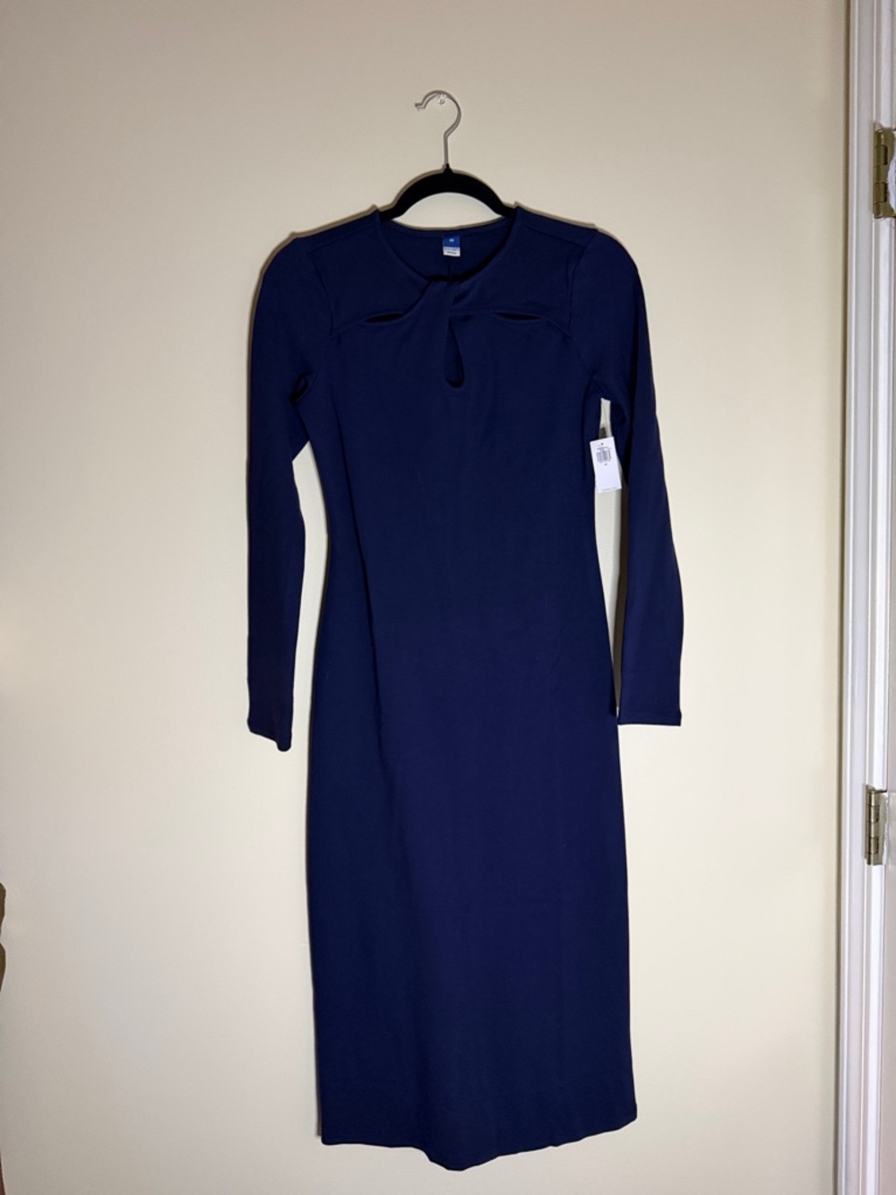 Old Navy Navy Long-Sleeve Keyhole Sheath Dress
